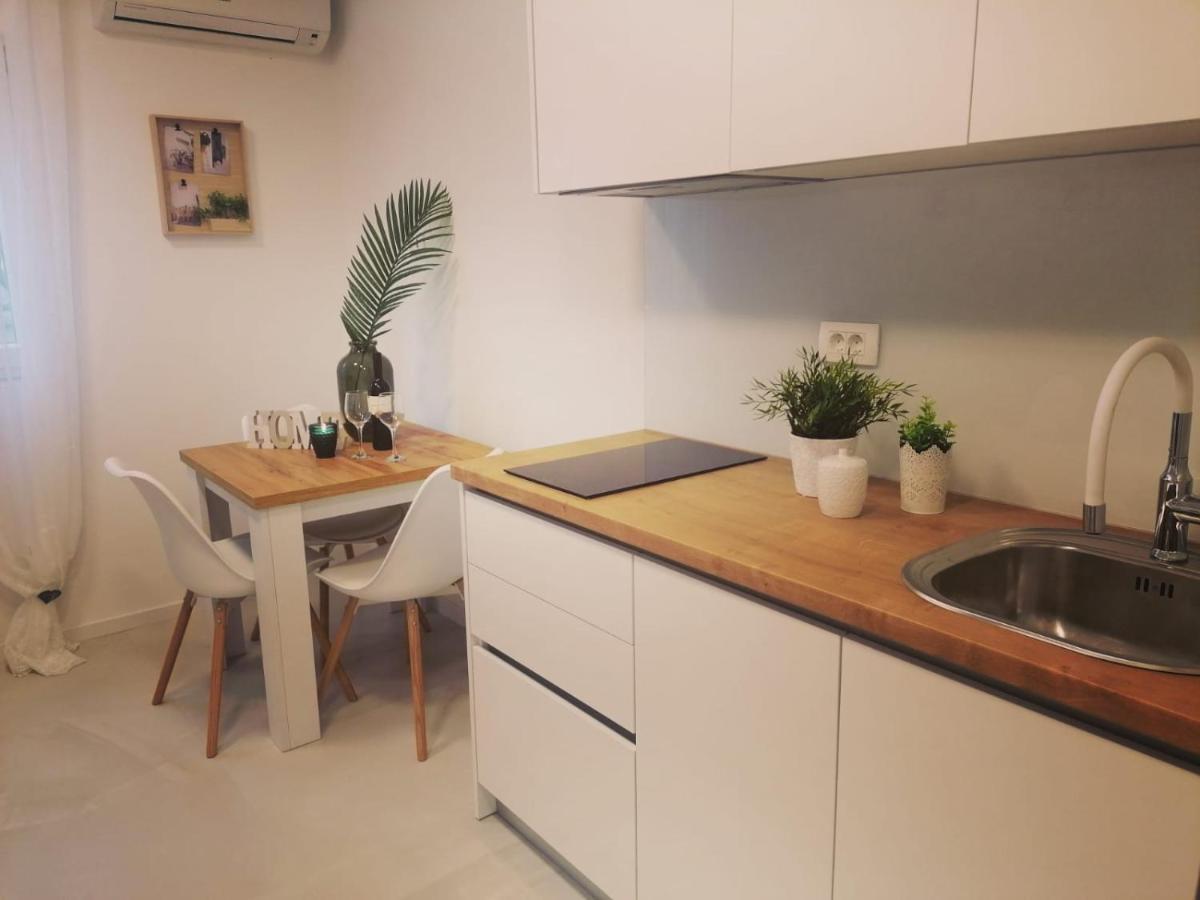 Apartmani Zoric Vodice Bilik gambar