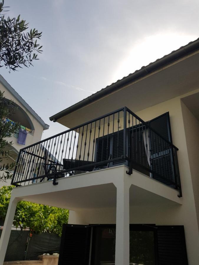Apartmani Zoric Vodice Bilik gambar
