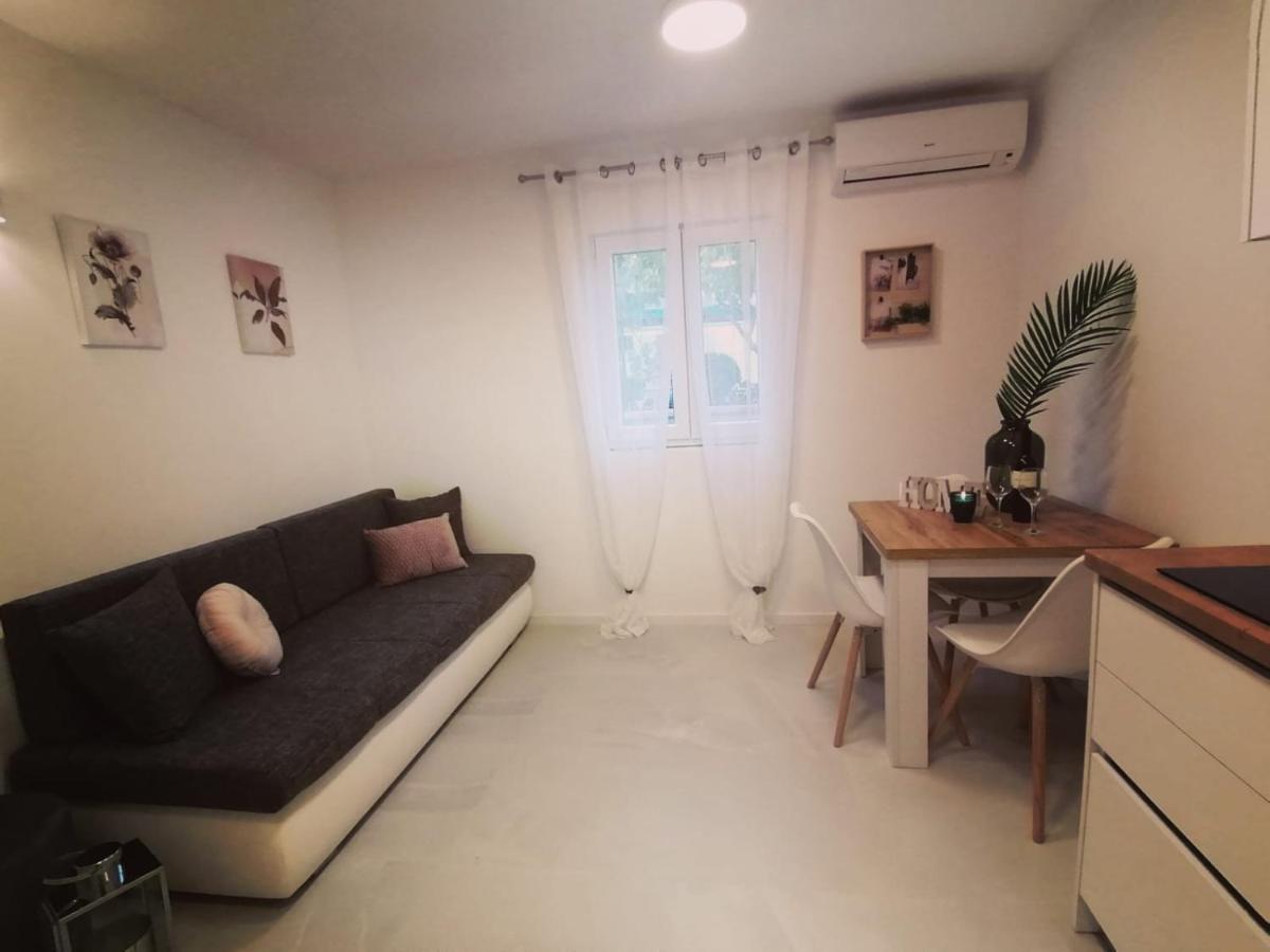 Apartmani Zoric Vodice Bilik gambar