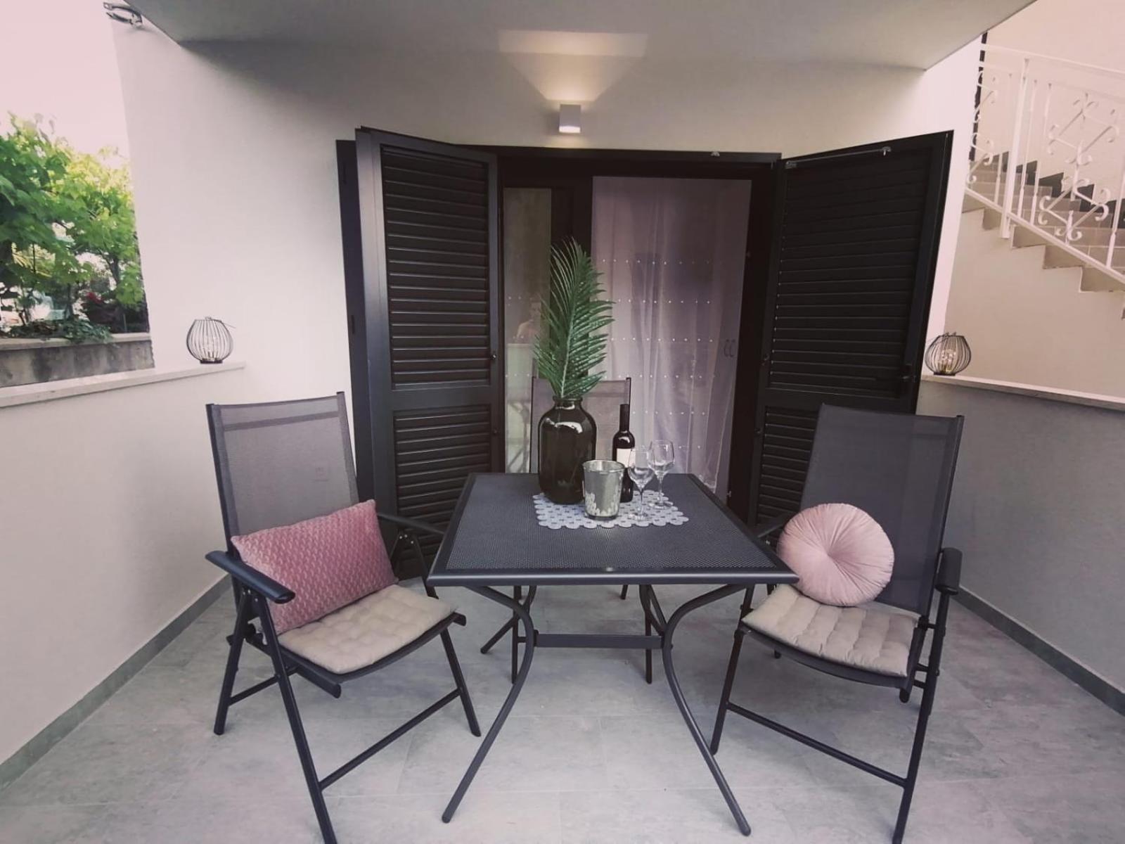 Apartmani Zoric Vodice Bilik gambar