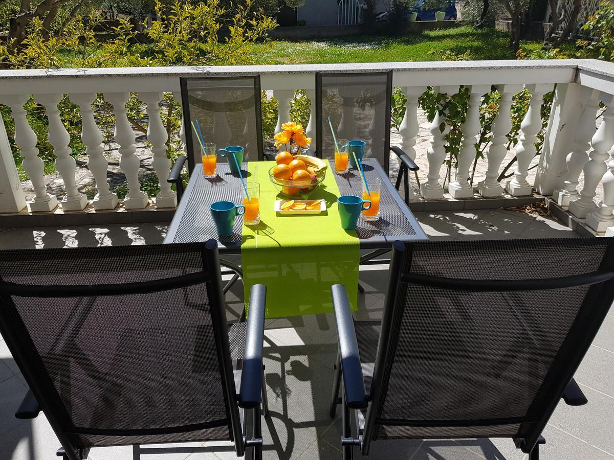 Apartmani Zoric Vodice Luaran gambar