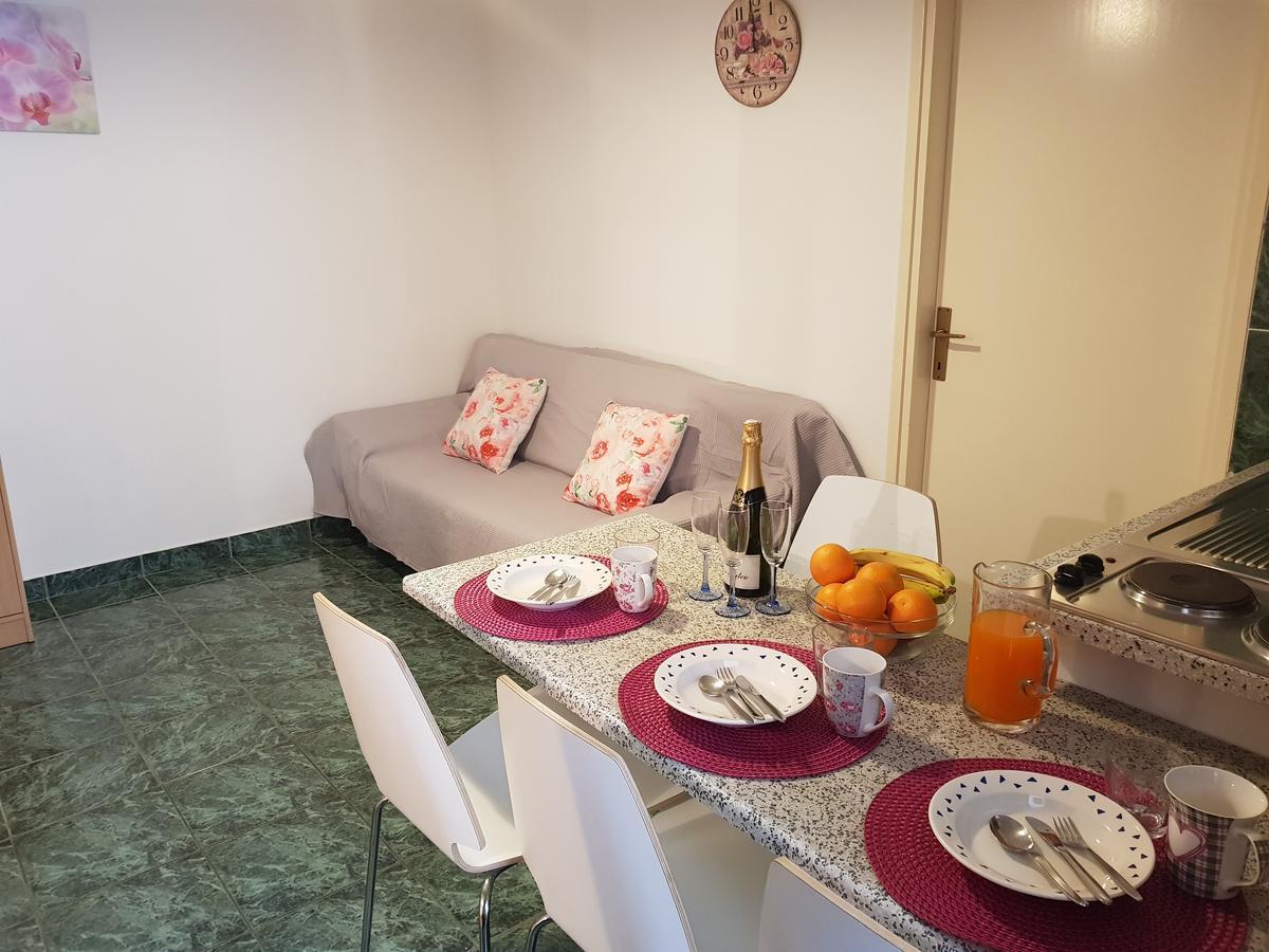 Apartmani Zoric Vodice Luaran gambar